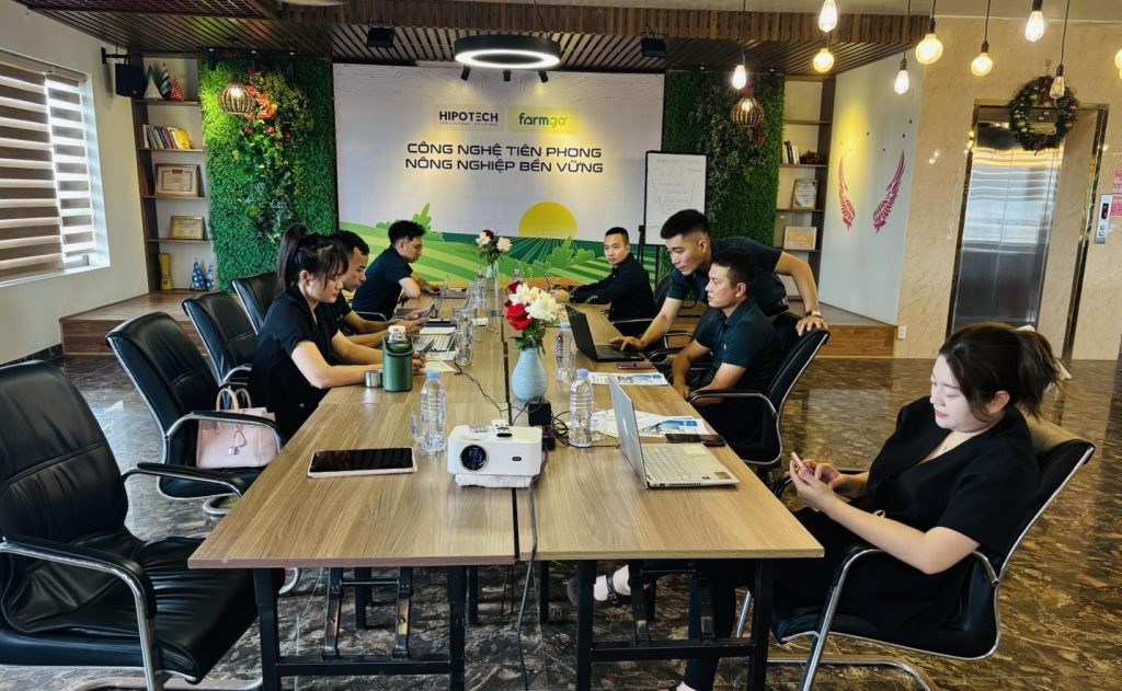 FarmGo Team tại văn phòng