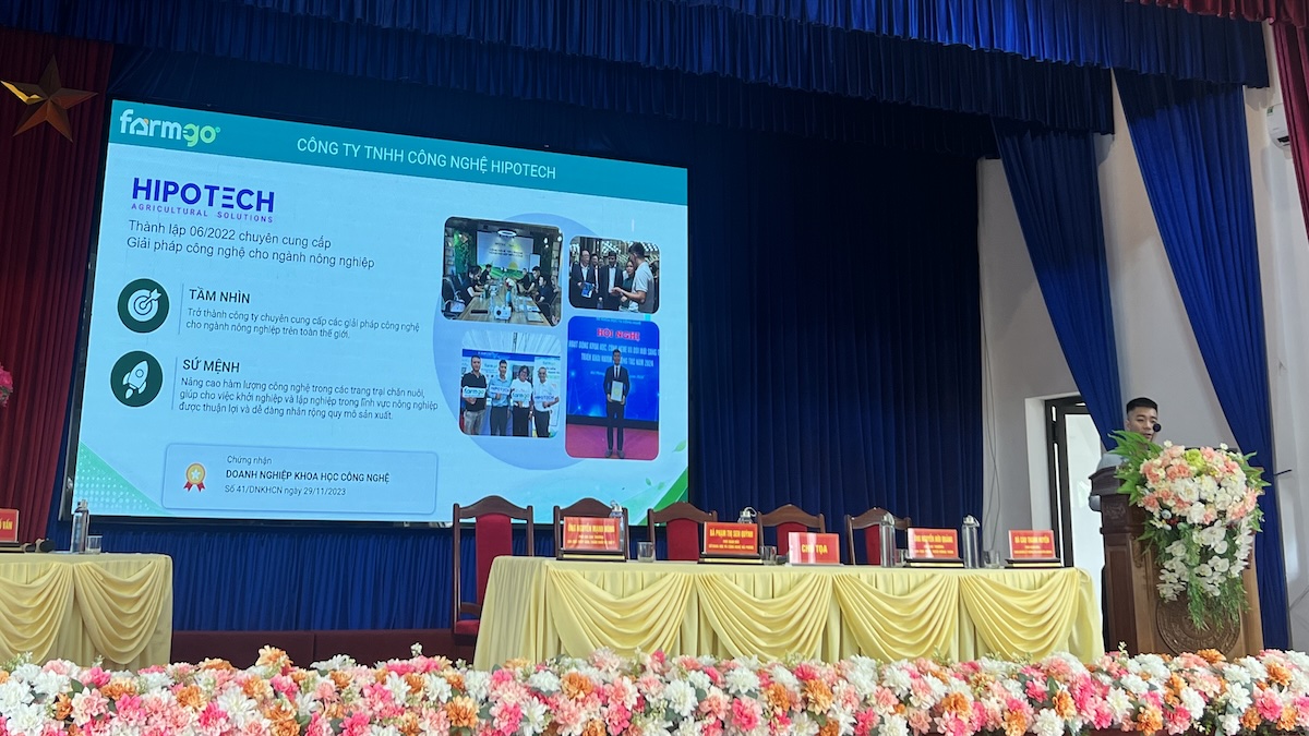 Ông Vũ Đức Tuấn, đại diện HIPOTECH, trình bày tham luận tại Diễn đàn Khuyến nông Hải Phòng 2026