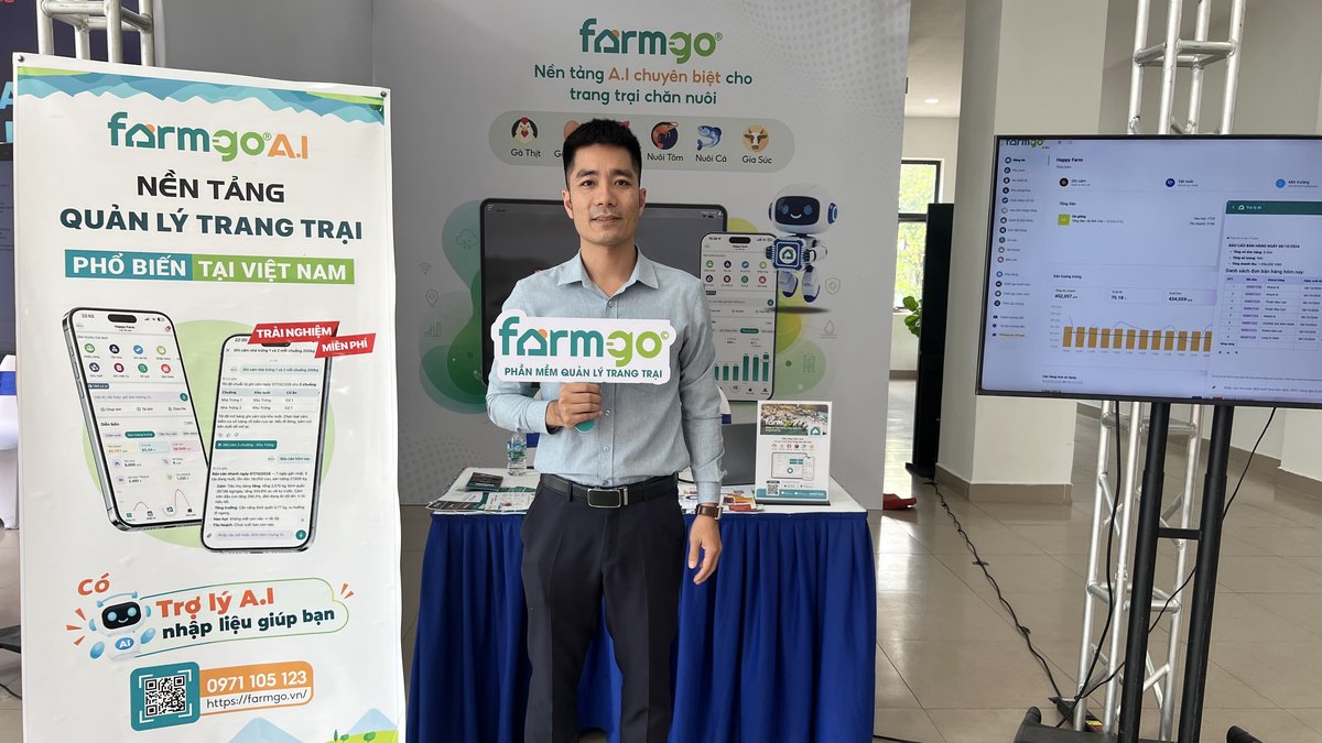 Đại diện đội ngũ FarmGo tại gian hàng FarmGo AI bên lề Hội thi Tin học khối cán bộ, công chức trẻ toàn quốc 2026